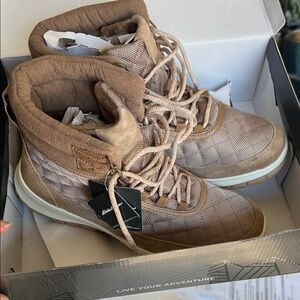 Eddie Bauer Women's Tan Boots